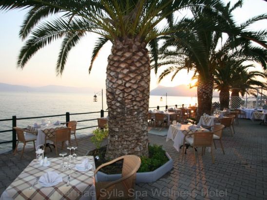 Deck Bar at Thermae Sylla Spa Wellness Hotel