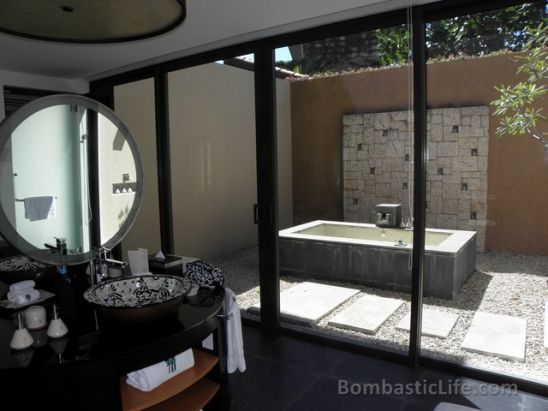 Huge Outdoor Bathtub in Pool Villa at Banyan Tree Mayakoba in Mexico