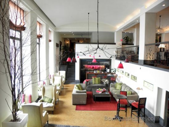Lounge at Auberge Saint-Antoine Hotel – Quebec City