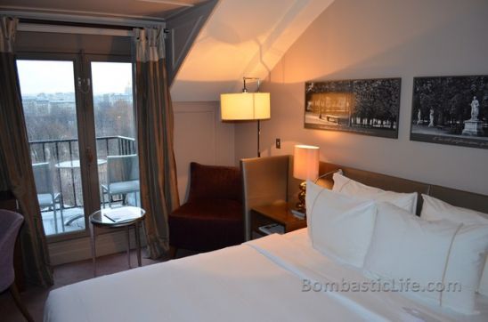 Guest room at Westin Vendome