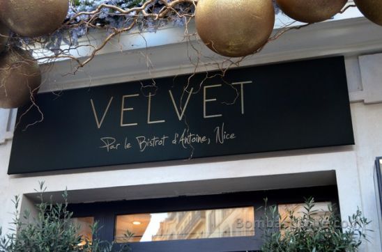 Le Velvet Restaurant in Paris.
