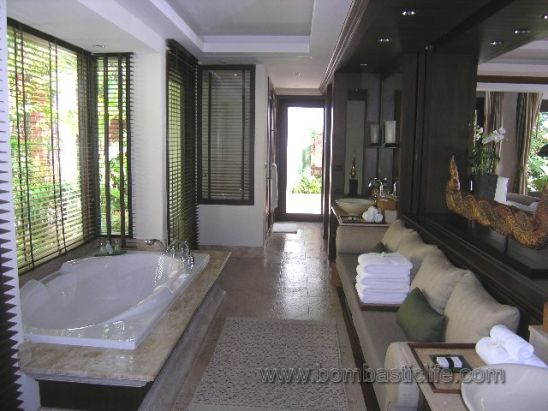 Bathroom of Ocean Front Villa - Trisara Resort - Phuket, Thailand