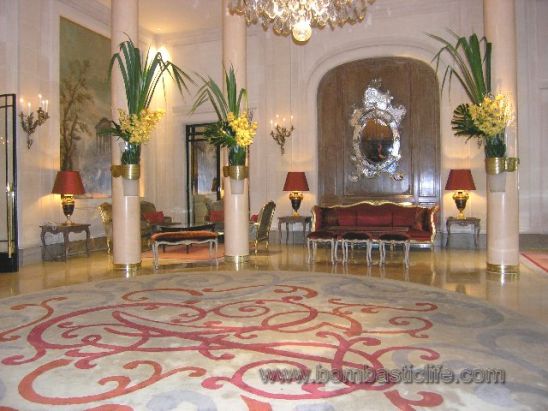 Hôtel Plaza Athénée - Paris, France -- Lobby