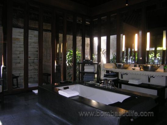 Bathroom of a Sea Cliff Villa at Bulgari Hotel and Resort in Bali