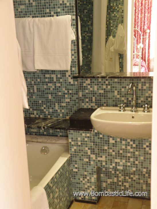 Bathroom of Suite - Villa Las Tronas Hotel - Alghero, Sardina