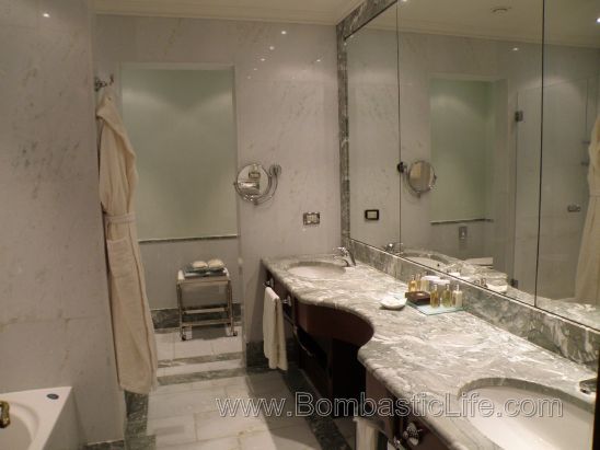 Junior Suite Bathroom - Exedra Hotel - Rome, Italy