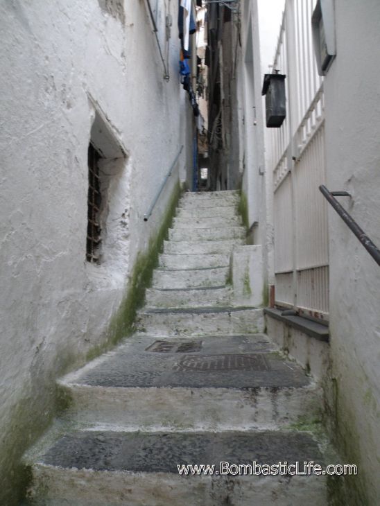 One of the narrow walkways to get to Donna Stella Pizzeria - Amalfi, Italy