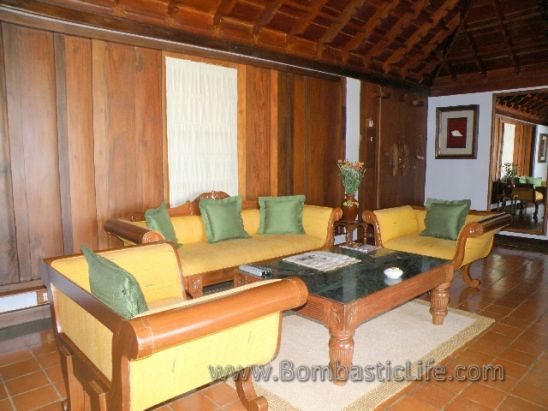 Picture of the living room in the Presidential Suite at Kumarakom Lake Resort - India