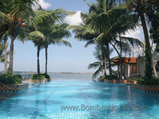 Picture of the Infinity Pool at Taj Malabar Hotel, a luxury hotel in Cochin, India.