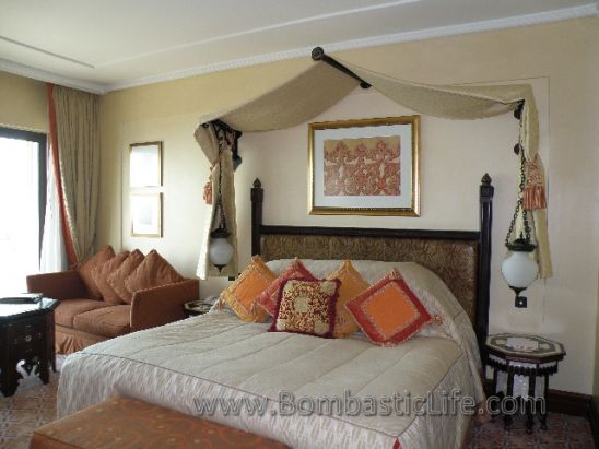 Bedroom of Ocean Deluxe Room at Madinat Jumeirah Resort – Dubai, UAE