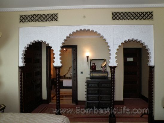 Bedroom of Ocean Deluxe Room at Madinat Jumeirah Resort – Dubai, UAE