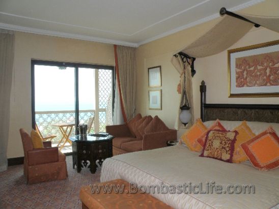 Bedroom of Ocean Deluxe Room at Madinat Jumeirah Resort – Dubai, UAE