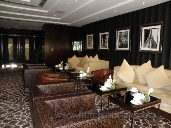Lounge of the Grosvenor House Dubai – Dubai, UAE.  The lounge is for invited guests only (depending upon category of your room).  Be advised, shorts are not allowed at any time during the day.