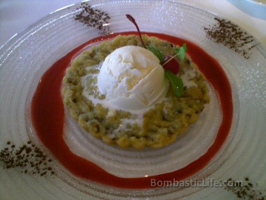 Warm Apple Tart with Ice Cream at Signor Sassi in Kuwait