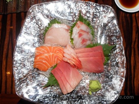 Sashimi Set - Normally comes with Salmon, Blue Fin Tuna, Sweet Shrimp, Sea Bass, Scallop and Squid.  We skipped the squid.