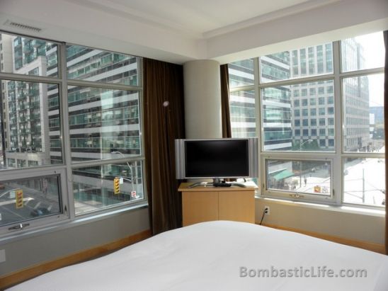 Bedroom of Premier Executive Suite at Soho Metropolitan Hotel in Toronto.