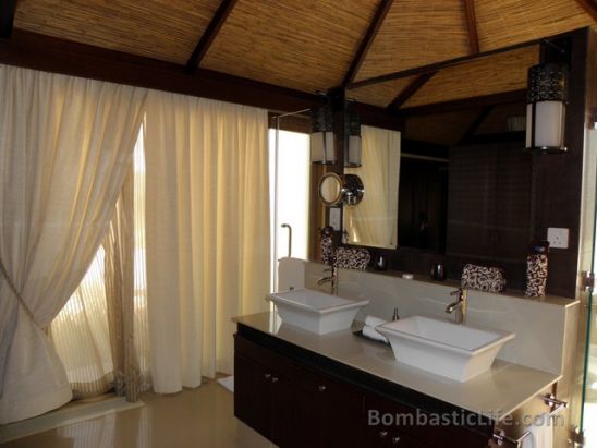 Picture of the Bathroom of a Beach Villa at Banyan Tree Al Hamra Beach Resort - Ras Al Khaimah, UAE
