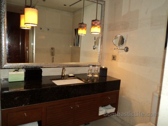 Bathroom of a Deluxe Room at the Marriott Hotel in Manila.
