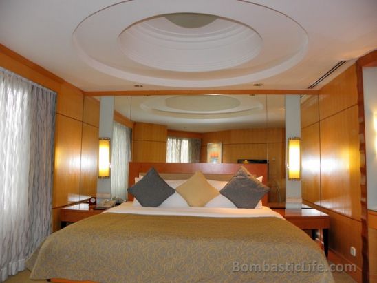 Bedroom of our Suite at Shangri-La Hotel Makati