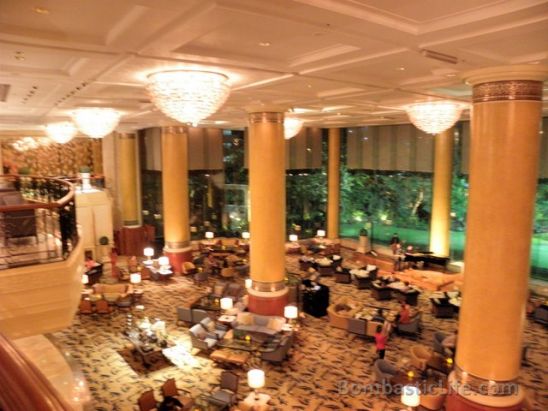 Lobby of Shangri-La Hotel Makati