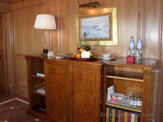 Living Room of a Executive-Suite-with-view at Bauer Il Palazzo in Venice, Italy.