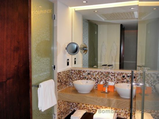 Bathroom of our Premier Room at The Address Hotel in Dubai.