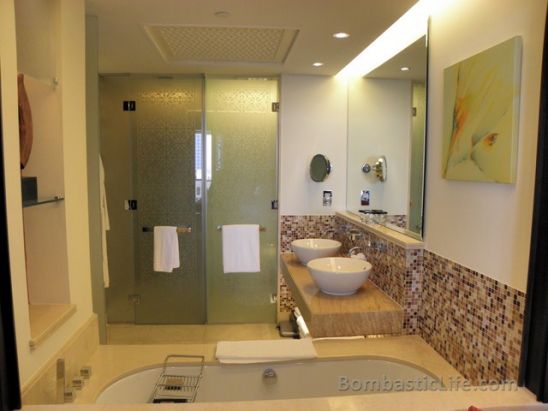 Bathroom of our Premier Room at The Address Hotel in Dubai.
