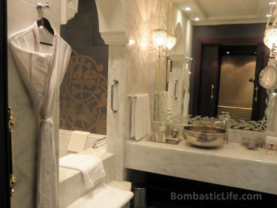 Bathroom of a King Deluxe Bedroom at Jumeirah Zabeel Saray in Dubai.