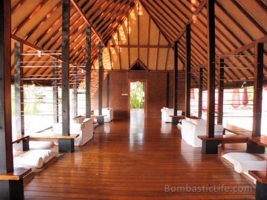 Library at Jetwing Vil Uyana Resort - Sigiriya