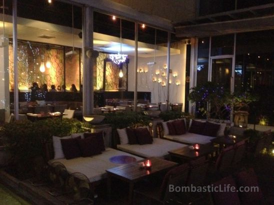 Outdoor Lounge and Dining Area at To Die For in Bangkok
