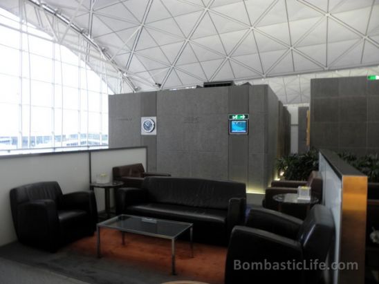 Cathay Pacific First Class Lounge - Hong Kong